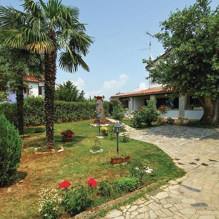 Beautiful Apartment In Porec With Wifi エクステリア 写真