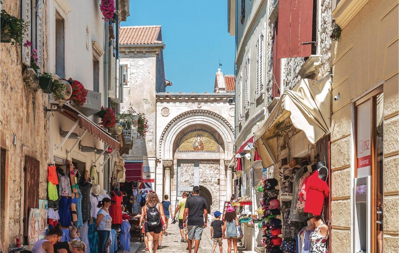 Beautiful Apartment In Porec With Wifi エクステリア 写真