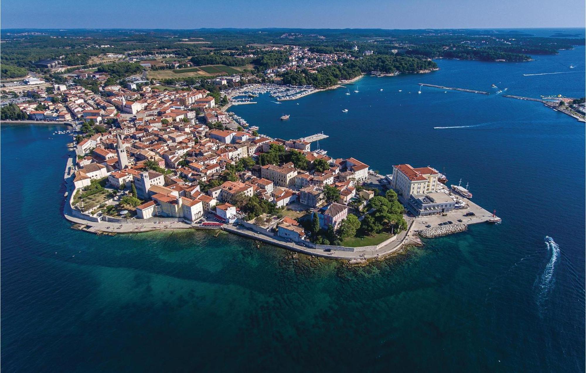 Beautiful Apartment In Porec With Wifi エクステリア 写真